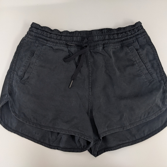 Lululemon Varsity Short, Black - Picture 1 of 6